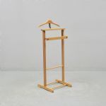 1372 4203 VALET STAND